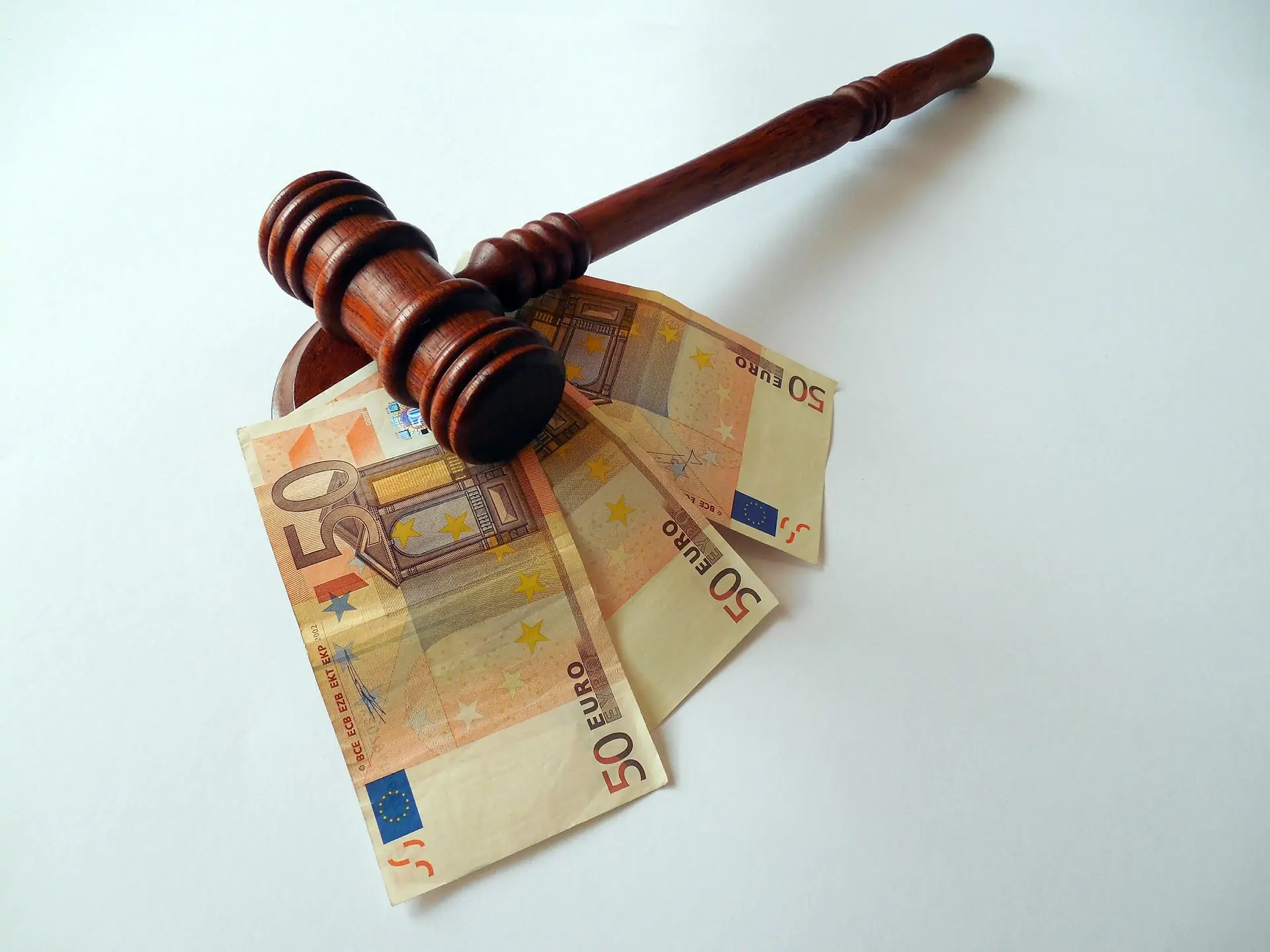 Czym są koszty sądowe, koszty postępowania sądowego oraz koszty zastępstwa procesowego?